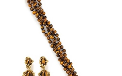 COLLECTION OF YELLOW GOLD AND TIGER'S EYE JEWELRY