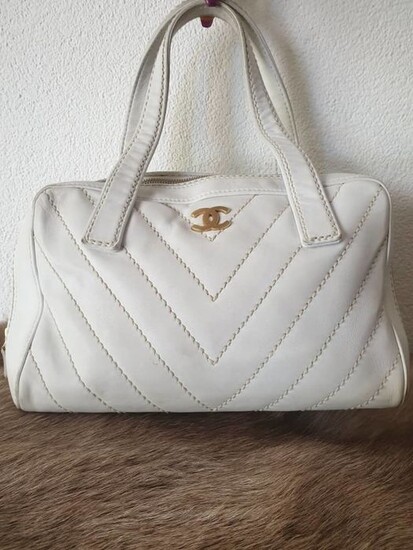 Chanel - wild stitched white leather handbag Handbag