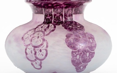 Charder Le Verre Francais Art Deco Glass Vase