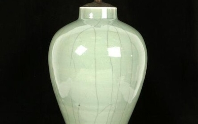 Chinese Celadon Crackle Glaze Lamp