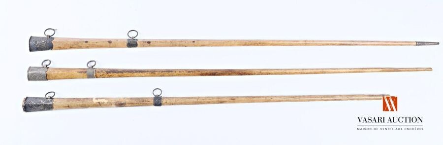 Ensemble de trois 3 fourreaux pour épées... - Lot 87 - Vasari Auction