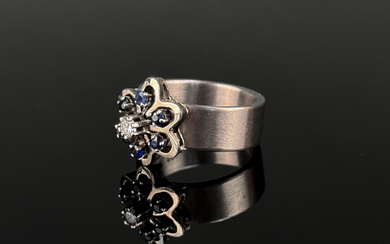 Flower ring, 585/14K white gold (hallmarked), 10.57g, wide band ring, small diamond in the centre