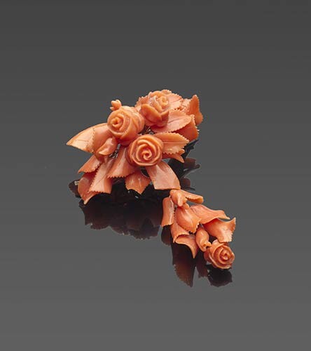 Flowers and leaves ancient Sciacca coral (Corallium Rubrum) brooch, mounting...