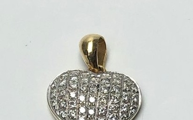 Gold heart pendant paved with brilliants 5,4 g...