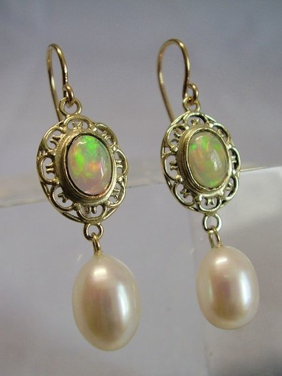 Goldschmiede-Arbeit - 14 kt. Yellow gold - Earrings - 0.85 ct Opal - white cultured pearls