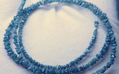 Gorgeous Blue Diamonds Necklace 23ct - 4.6 g