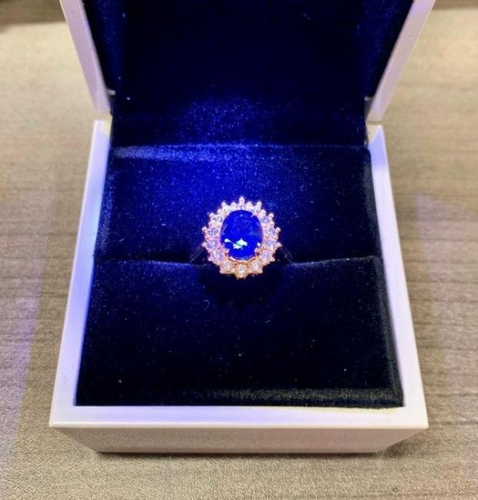 Lady Diana Blue Sapphire Yellow Gold Cluster Ring