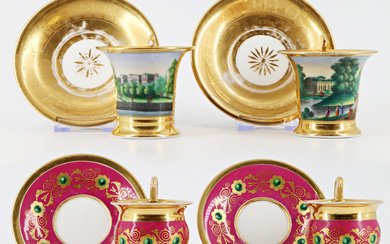 Manifatture diverse, secolo XIX. Lotto composto da due coppie di tazze con piatto in porcellana decorate a paesaggio animato in…