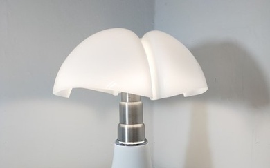 Martinelli Luce - Gae Aulenti - Table lamp - Metal and methacrylate