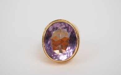 Napoleon III yellow gold signet ring with an amethyst in...