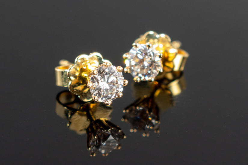 Ear studs, 750 gold with diamonds