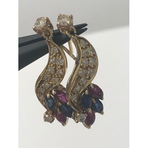 Pair of 18k yellow gold earrings with 0.85ct diamonds and ru...