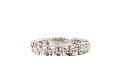 RING, eternityring, 18K white gold with brilliant cut diamonds, total approx 4.18 ct.