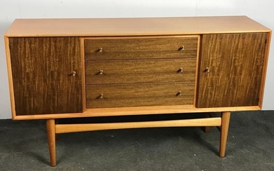 STYLISH GORDON RUSSELL LATE CENTURY SIDEBOARD, APPROX. 153 cm...