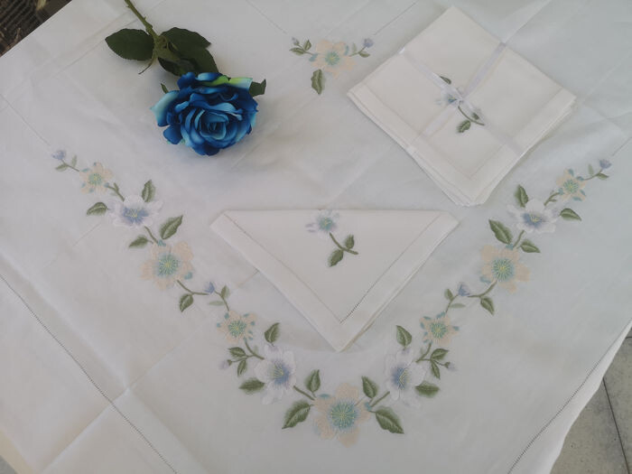 Spectacular pure linen 12x tablecloth with full stitch embroidery by hand - Linen