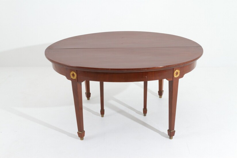 Tavolo ovale allungabile in legno di mogano con gambe...