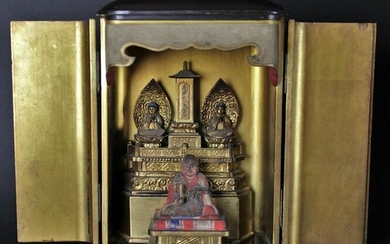 Traveling altar - Gilt lacquered wood, Lacquered wood, Wood - Bodhisattva, Buddha, Buddhist figure - Japan - Meiji period (1868-1912)