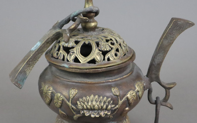 Tripod incense burner with lid - China, 20. Century, patinated yellow cast iron.