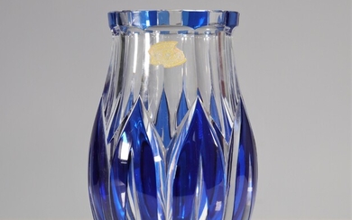 Val Saint Lambert Vase Art Déco doublé bleu Poids: 5.00 kg Région: Belgique Dimensions: H...