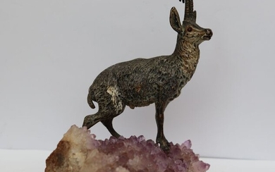 Vienna Foundry - Sculpture, sculpture of a Mountain Goat on amethyst crystal base - Bronze (cold painted) - ca. 1900