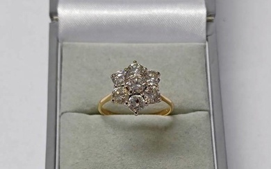 18CT GOLD DIAMOND CLUSTER RING, THE BRILLIANT CUT DIAMONDS A...