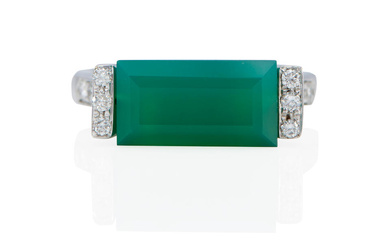 18K WHITE GOLD, DYED GREEN AGATE, AND DIAMOND RING