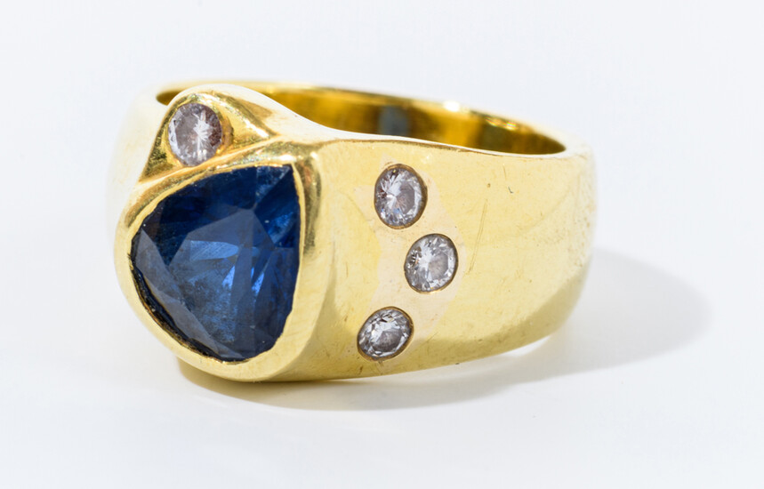 18K YELLOW GOLD, DIAMOND AND SAPPHIRE CONTEMPORARY SCULPTED BAND. Bezel-set,...