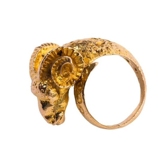 18k Gold Vintage Ladies Rams Head Ring Size 3 1/4