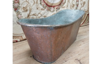 19th C. French copper bath. {62 cm H x 150 cm W x 60 cm D}.