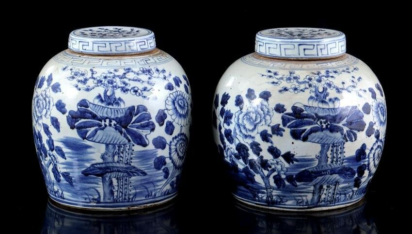 2 porcelain ginger jars, China ca. 1900