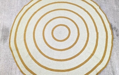 6'8 Vintage Round Circle Carpet.
