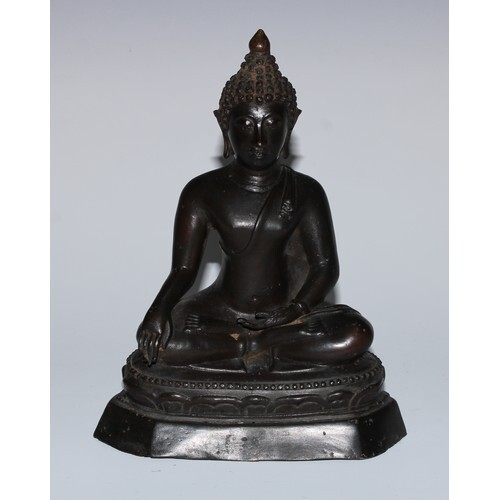 A Burmese bronze Buddha, seated in meditation, 20.5cm high