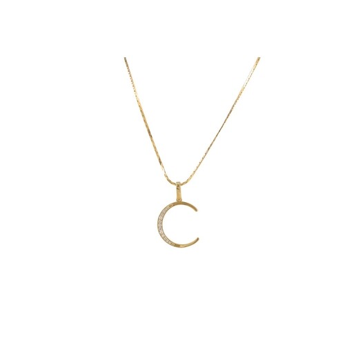 A ''C'' PENDANT, in 14ct gold on a flat chain, 3.3 g.