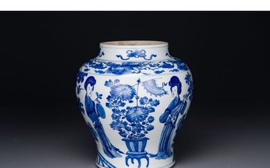 A Chinese blue and white 'Long Eliza' vase, KangxiH.: 22,5 c...