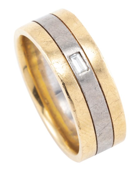 A GENTS 18CT TWO TONE GOLD DIAMOND RING; 8mm wide triple band set with a baguette cut diamond, size U, wt. 13.83g.