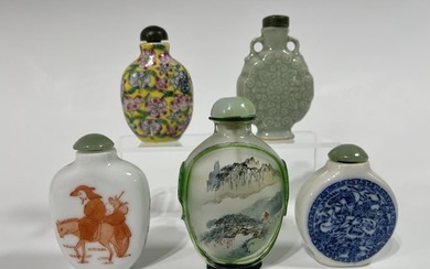A GROUP OF CHINESE SNUFF BOTTLES