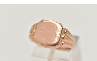 A HEAVY 9CT ROSE GOLD GENTS SIGNET RING, polished shield sig...