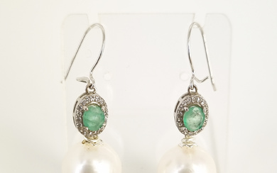 A PAIR OF LARGE PEARL AND EMERALD DROP EARRINGS