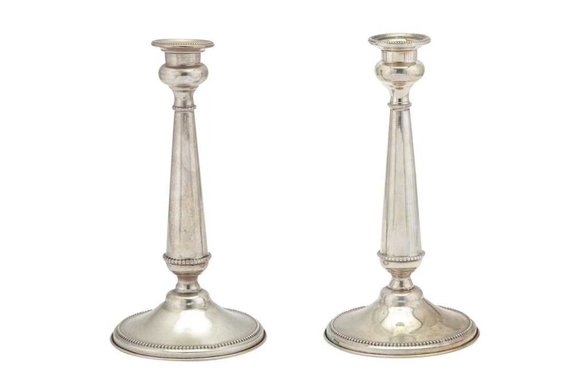 A PAIR OF LATE 20TH CENTURY ITALIAN 800 STANDARD SILVER CANDLESTICKS, FLORENCE MAKERS NUMERAL 881