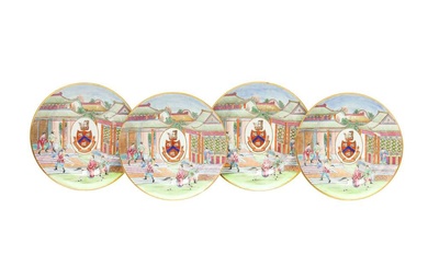 A SET OF FOUR CHINESE EXPORT ARMORIAL DISHES, BEARING THE ARMS OF WIGHT OR BRADLEY 嘉慶 十九世紀 外銷彩繪威特或布萊德利家族徽章紋盤四件