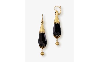 A pair of drop earrings with onyx drops - Circa 1870