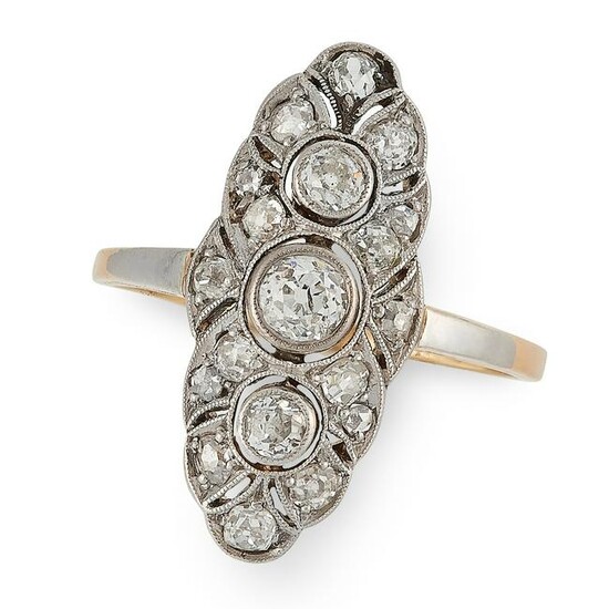 AN ART DECO DIAMOND RING in yellow gold and platinum
