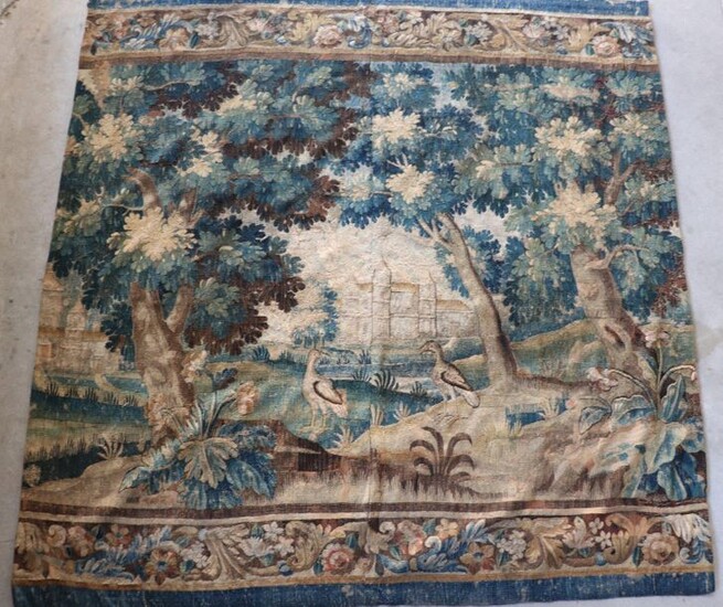 AUBUSSON XVIIIth : Piece of Tapestry "Verdure", cut, lack of borders, Dim : 233 x 233 (wear, state of use, seam in the center)