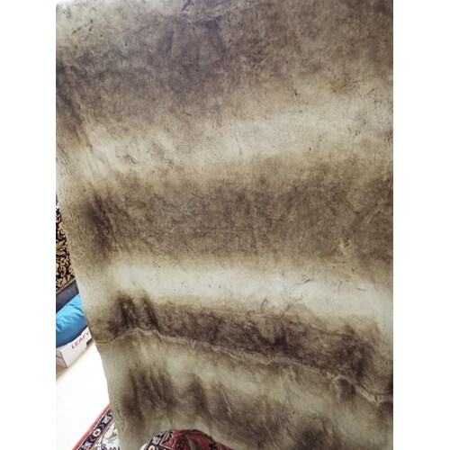 As new Nobilis of Paris ‘Cheyenne’ large fur throw