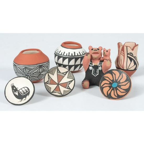 Assorted Southwest Miniature Pottery Pieces