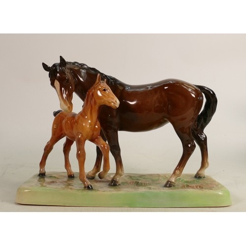 Beswick mare & foal on base 953: Early first version on rect...