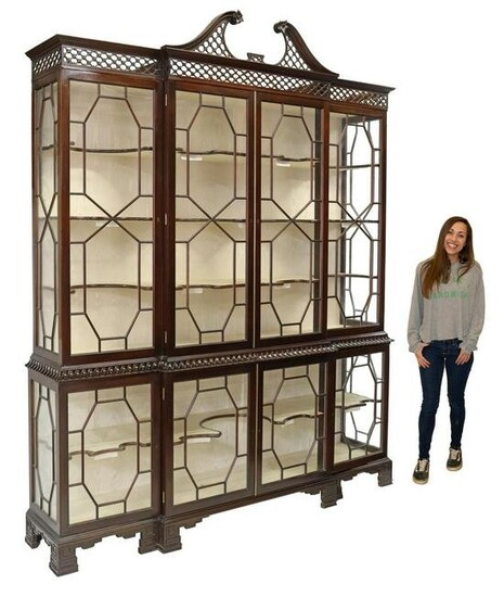 CHINESE CHIPPENDALE STYLE MAHOGANY DISPLAY CABINET