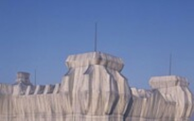 SUR DESIGNATION - CHRISTO (1935-2020) et Jeanne-Claude (1935-2009) Wrapped Reichstag, Berlin, 1995 Photographie contrecollée sur...
