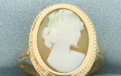 Carved Shell Cameo Ring in 18k Yellow Gold