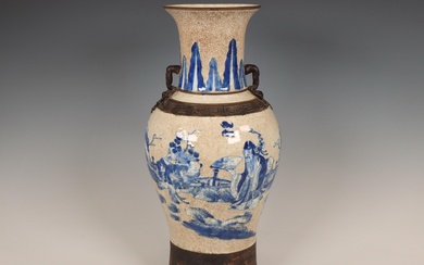 China, a crackled blue and white porcelain vase, ca. 1900